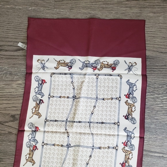 CELINE - Scarf - Picture 10 of 15